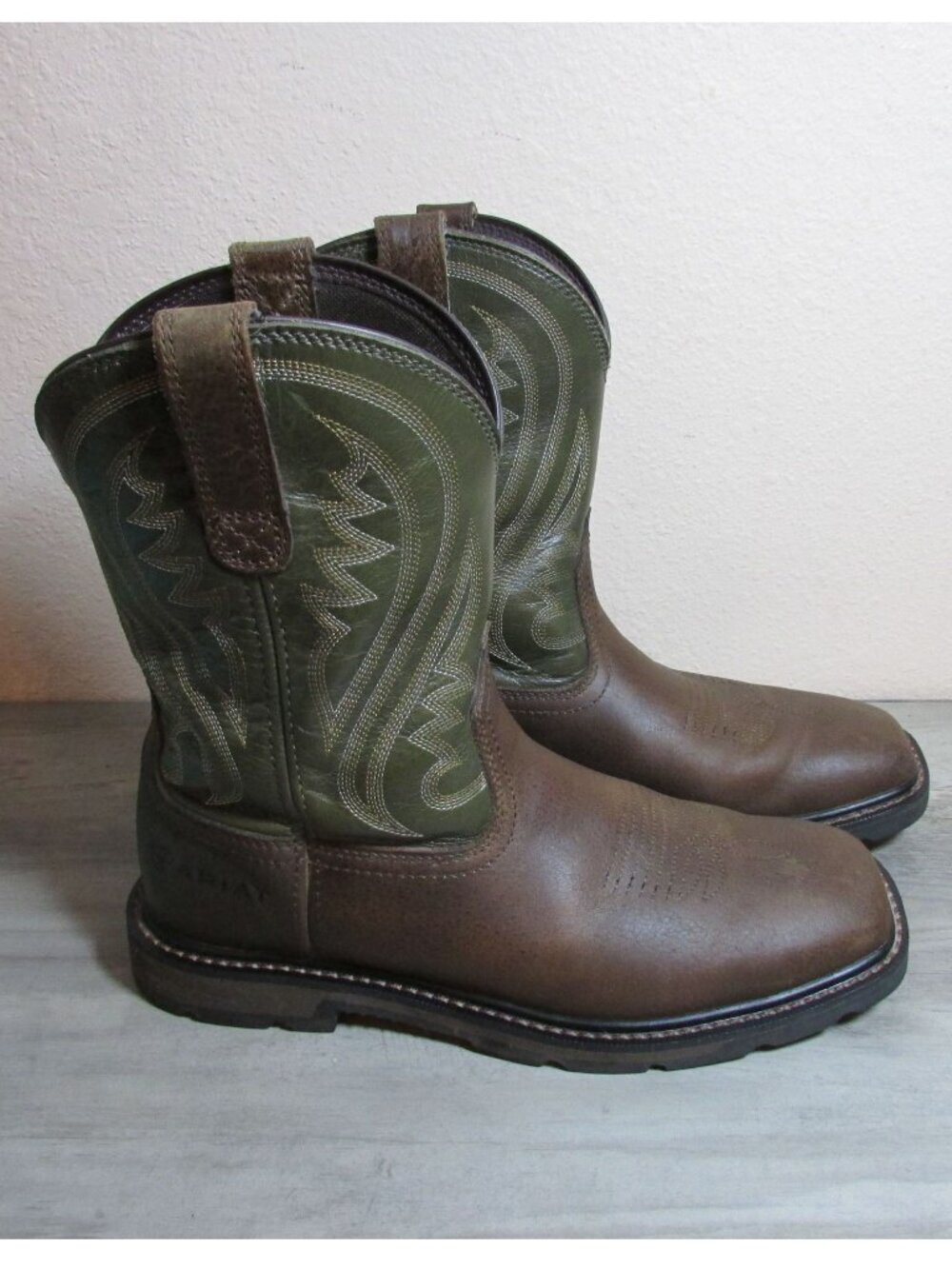 Ariat Men's 8.5 Groundstomper Square Toe Work Boots Brown/Olive 10042549